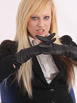 picture from ladiesinleathergloves.com