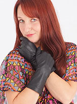 picture from ladiesinleathergloves.com