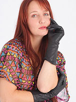 picture from ladiesinleathergloves.com