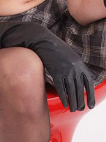 picture from ladiesinleathergloves.com