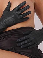 picture from ladiesinleathergloves.com