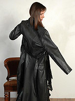 picture from ladiesinleathergloves.com