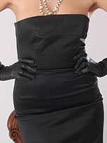 picture from ladiesinleathergloves.com