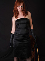 picture from ladiesinleathergloves.com