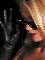 picture from ladiesinleathergloves.com